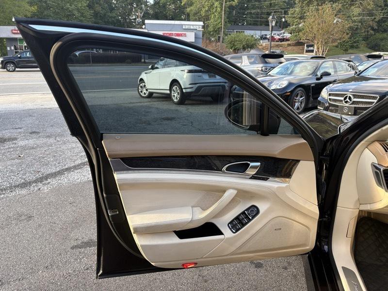 2010 Porsche Panamera Image 9