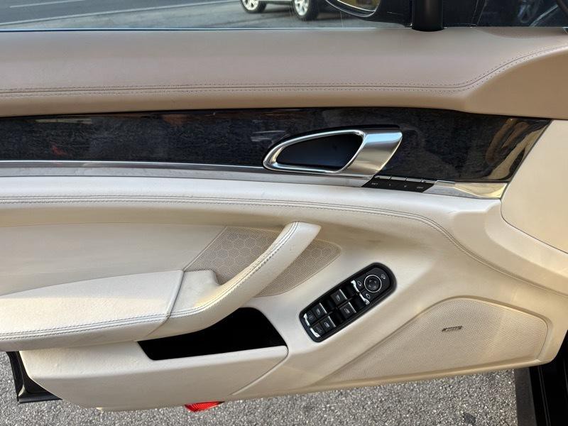 2010 Porsche Panamera Image 10