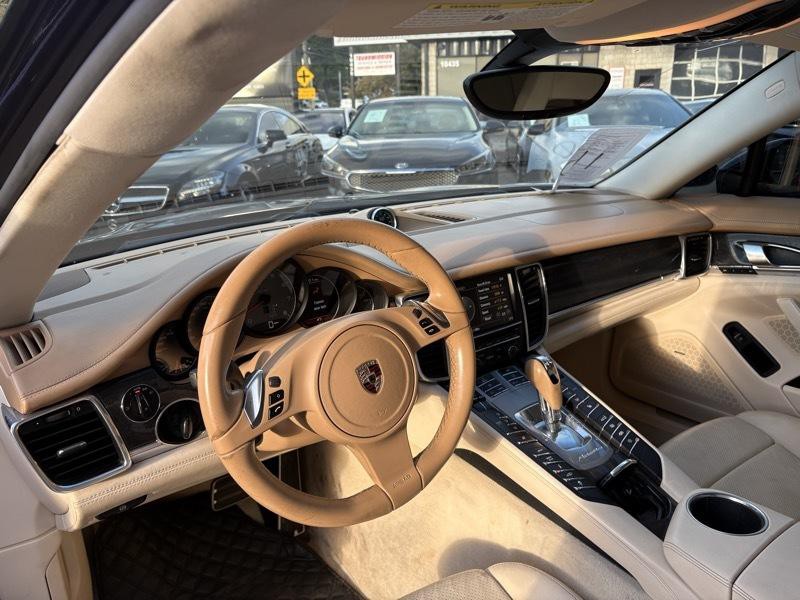 2010 Porsche Panamera Image 12