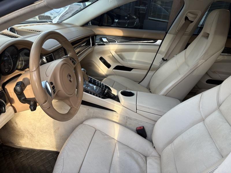 2010 Porsche Panamera Image 13