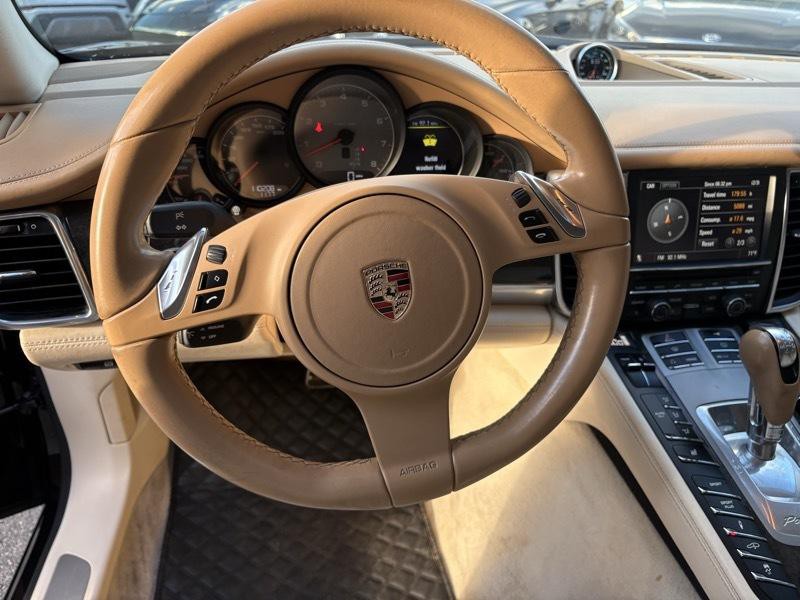 2010 Porsche Panamera Image 15