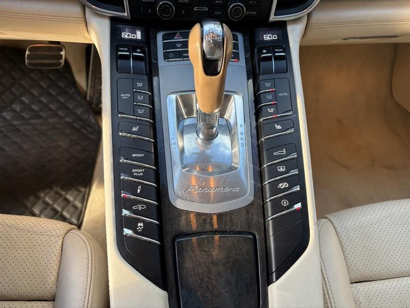 2010 Porsche Panamera Image 19