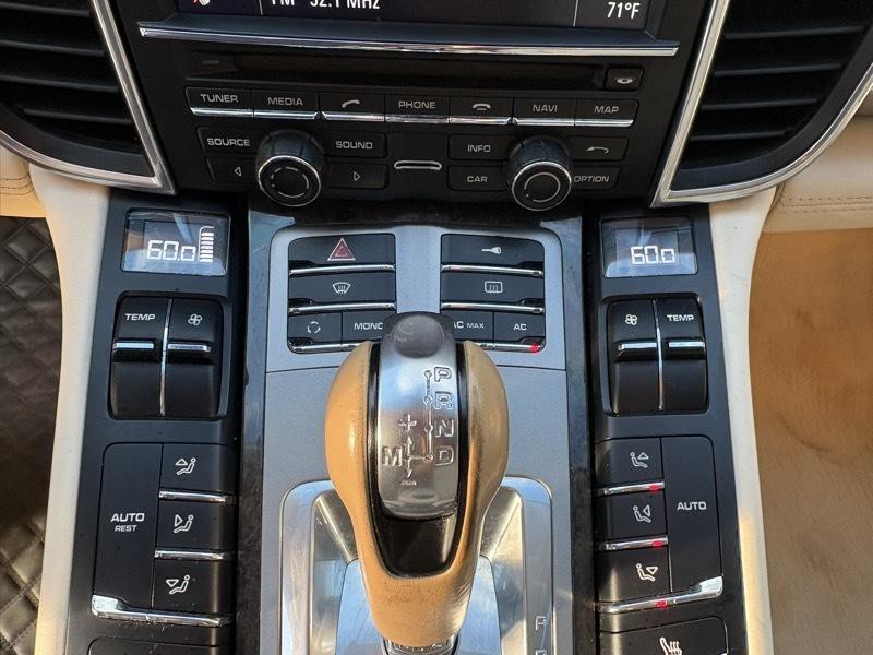 2010 Porsche Panamera Image 23