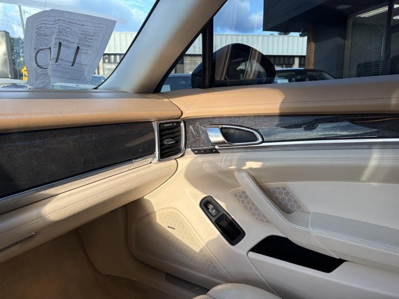 2010 Porsche Panamera Image 24