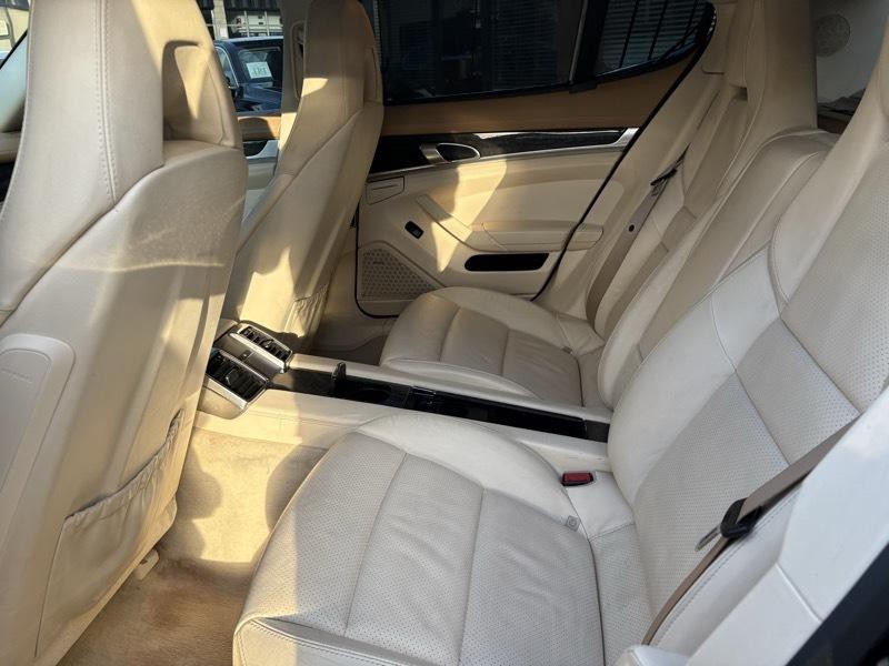 2010 Porsche Panamera Image 28