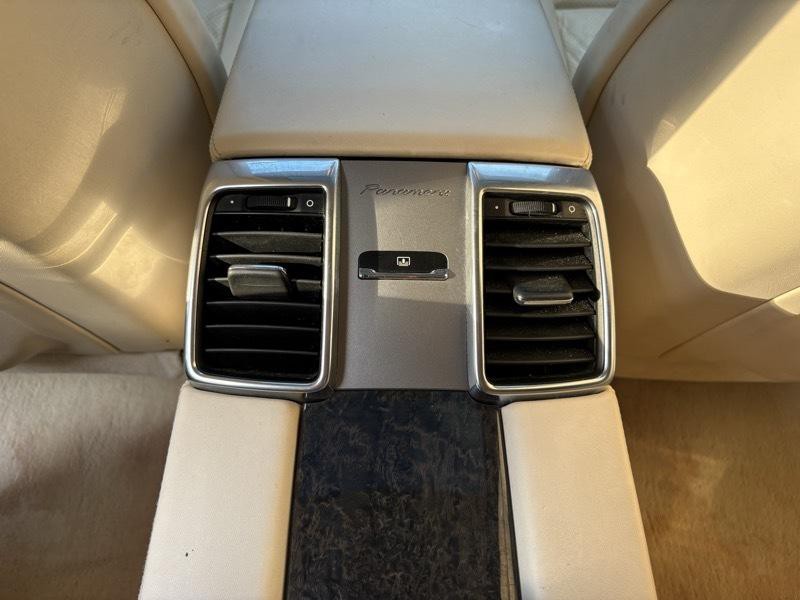 2010 Porsche Panamera Image 30