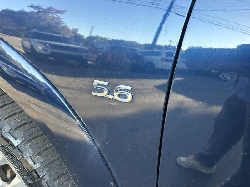 2016 INFINITI QX80 Image 9