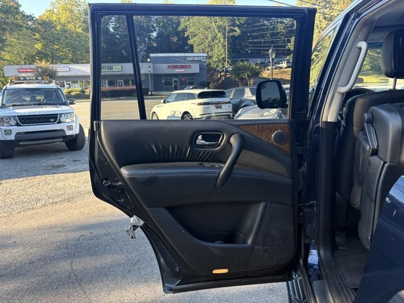 2016 INFINITI QX80 Image 28