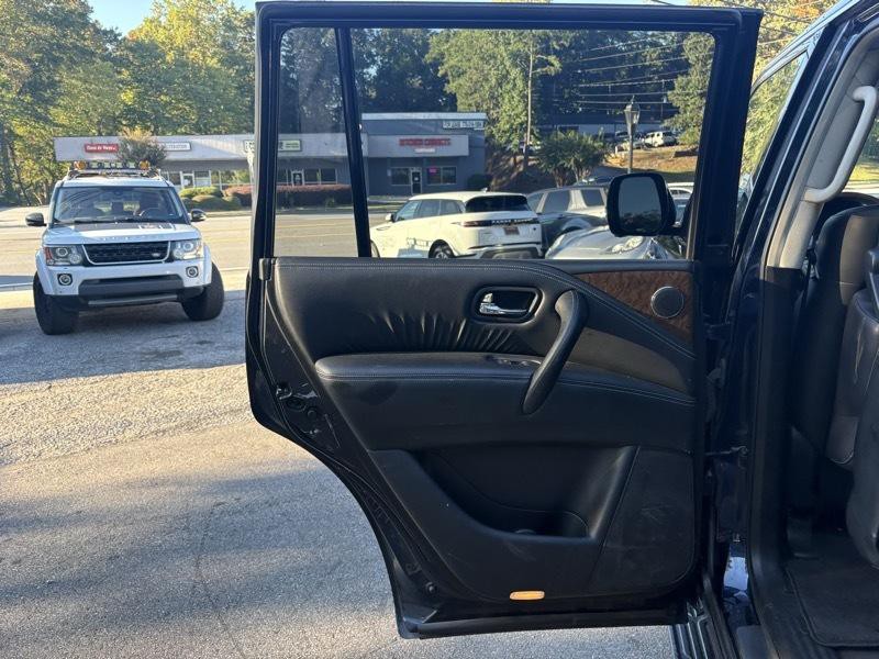 2016 INFINITI QX80 Image 31