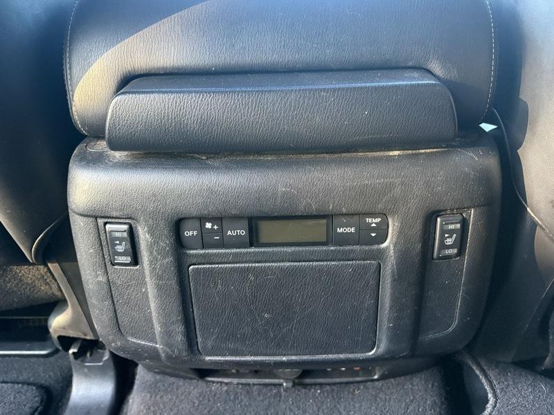 2016 INFINITI QX80 Image 36