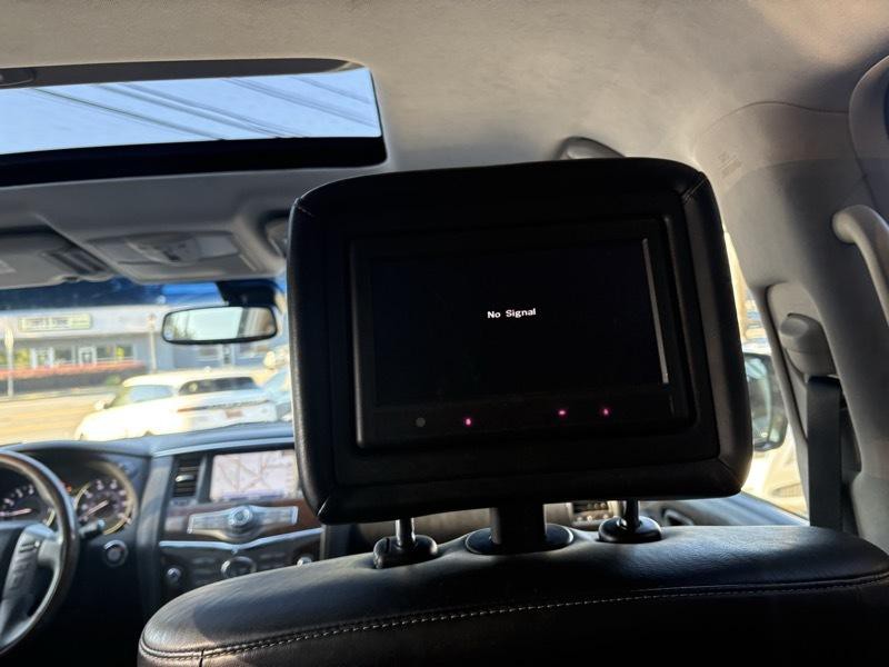 2016 INFINITI QX80 Image 37