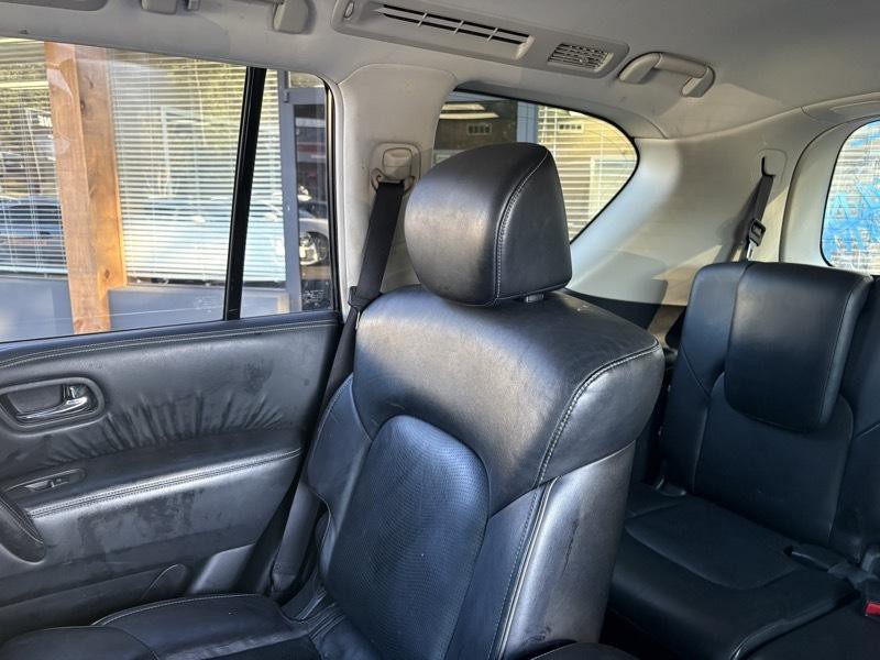 2016 INFINITI QX80 Image 39