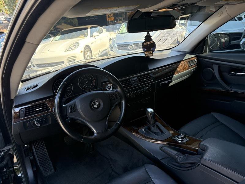 2013 BMW 3 Series Image 12