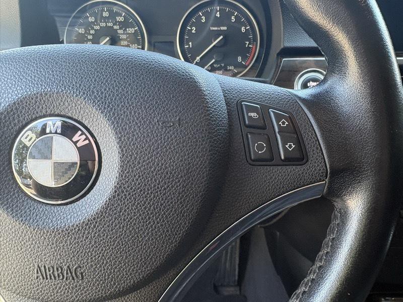 2013 BMW 3 Series Image 16