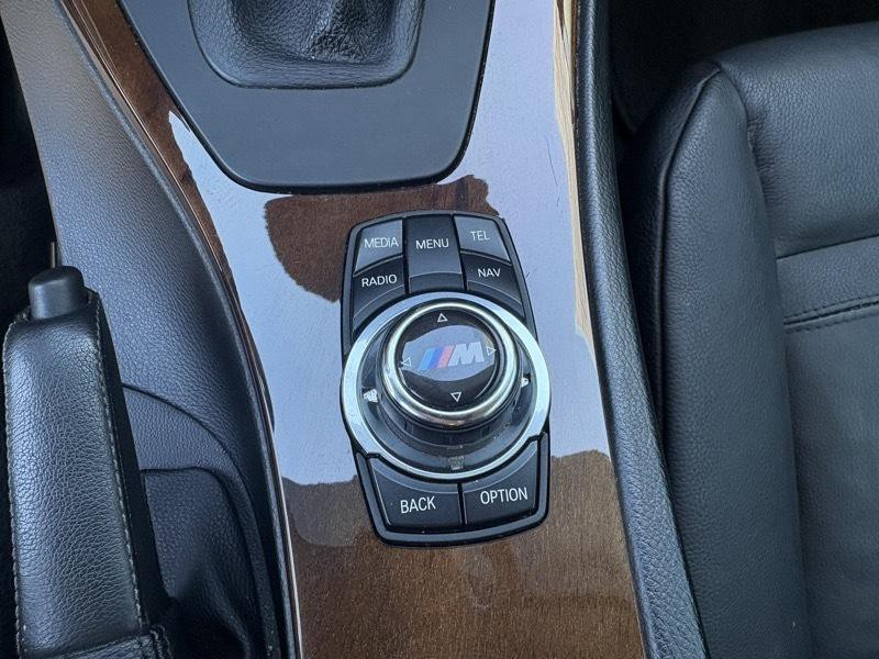 2013 BMW 3 Series Image 19
