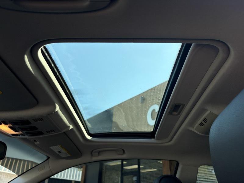 2013 BMW 3 Series Image 29