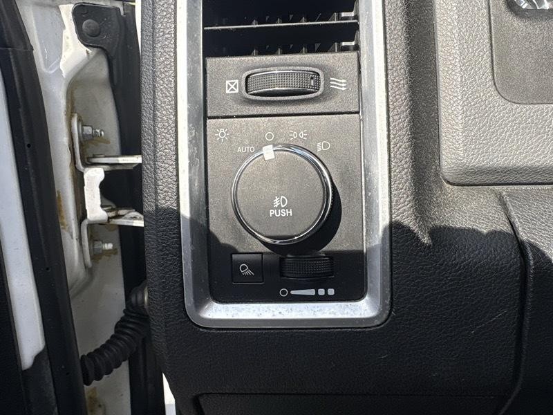 2014 RAM 1500 Image 15
