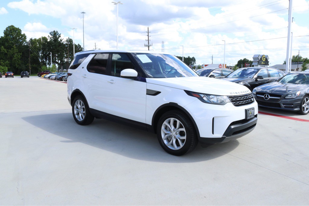 2018 Land Rover Discovery Image 3
