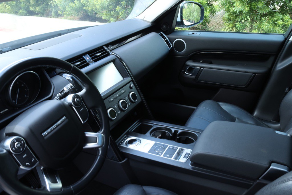 2018 Land Rover Discovery Image 14
