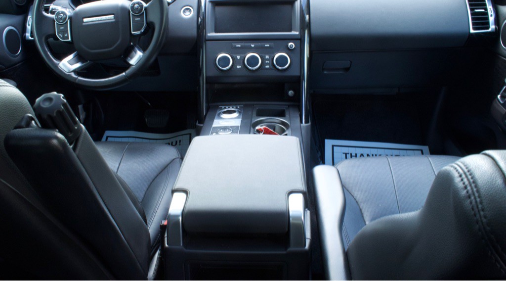 2018 Land Rover Discovery Image 19