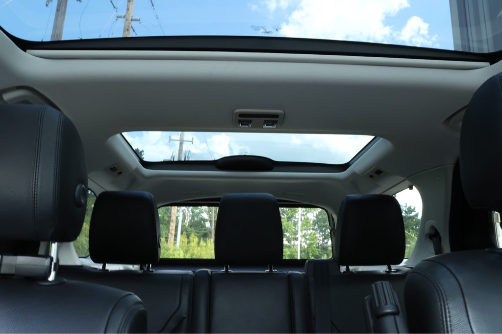 2018 Land Rover Discovery Image 24
