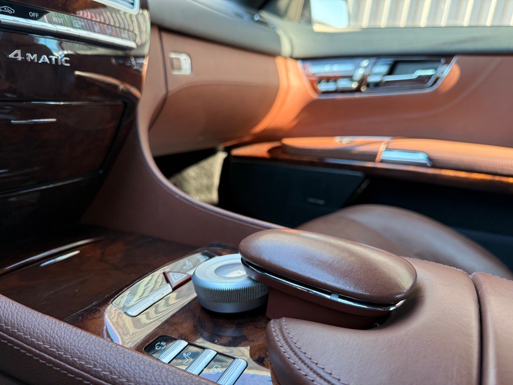 2010 Mercedes-Benz CL-Class Image 29