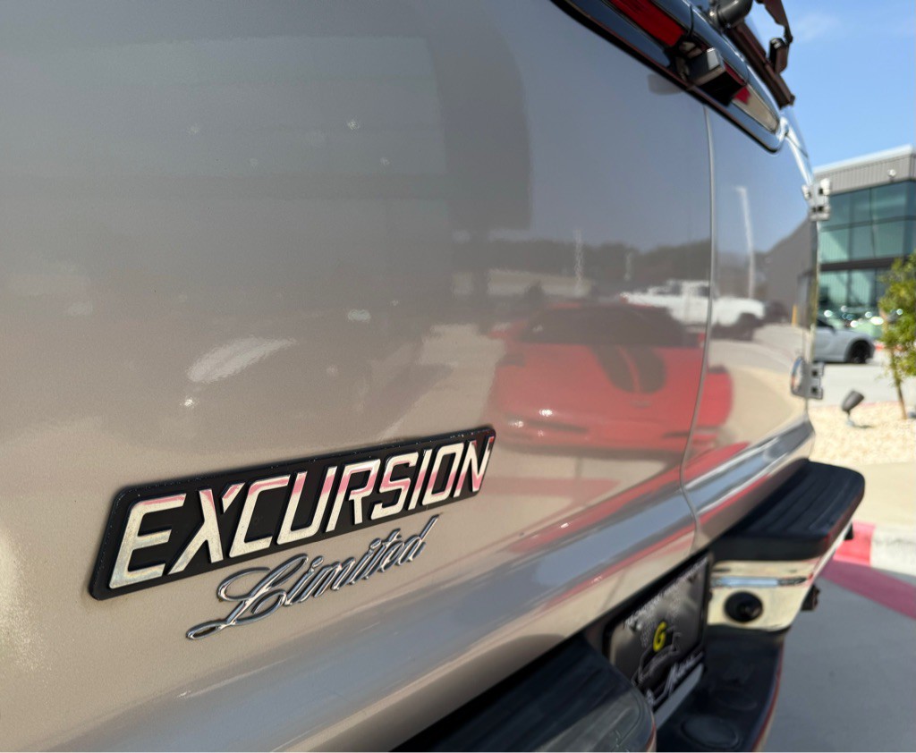 2004 Ford Excursion Image 11