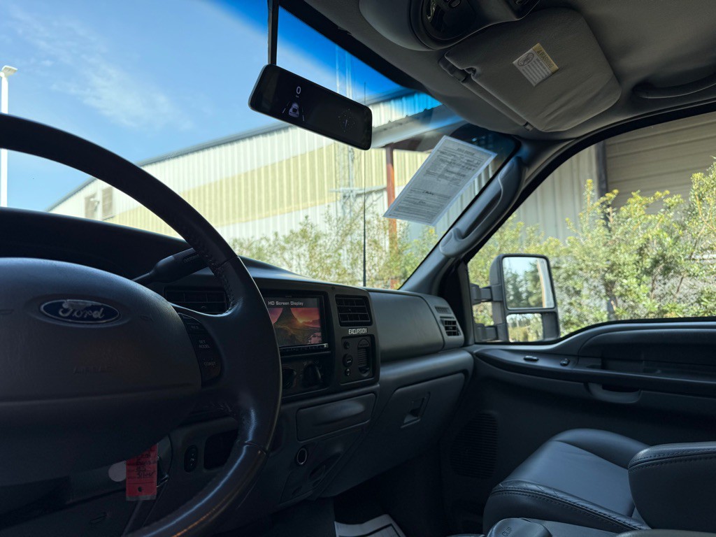 2004 Ford Excursion Image 15