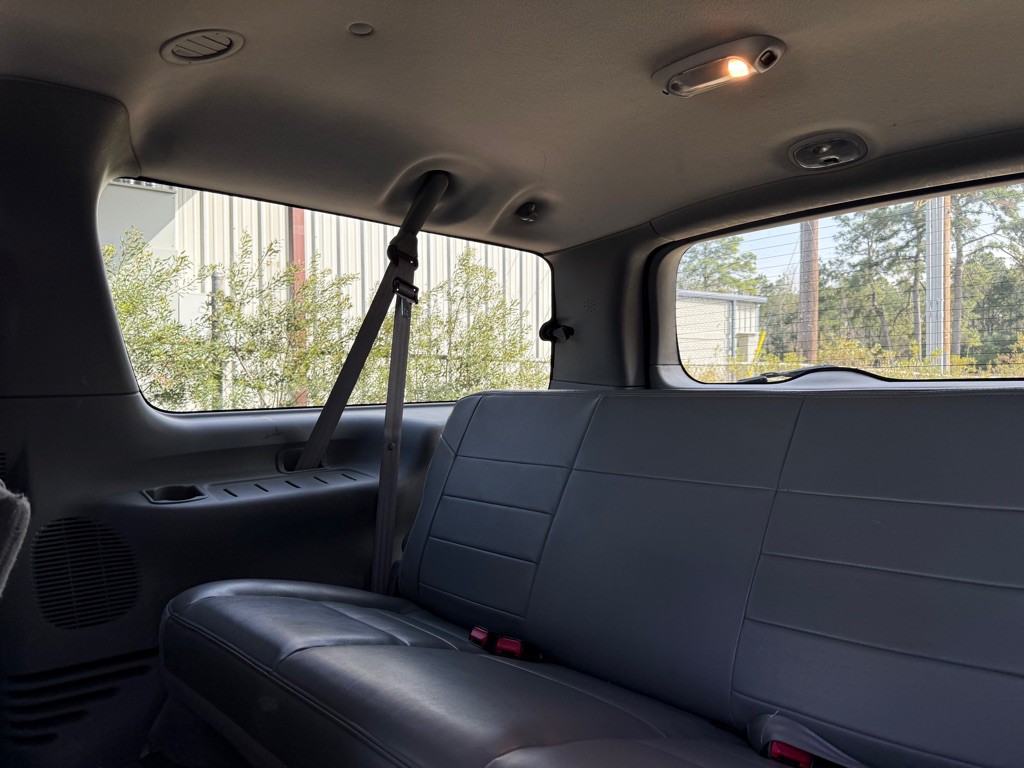 2004 Ford Excursion Image 21