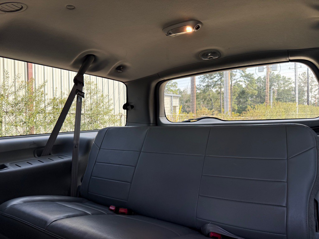 2004 Ford Excursion Image 22