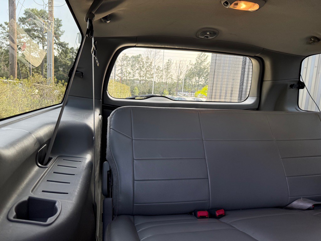 2004 Ford Excursion Image 26