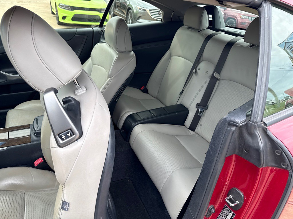 2013 Lexus IS Image 8
