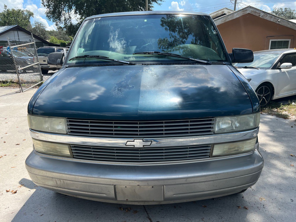 2003 Chevrolet Astro Image 2