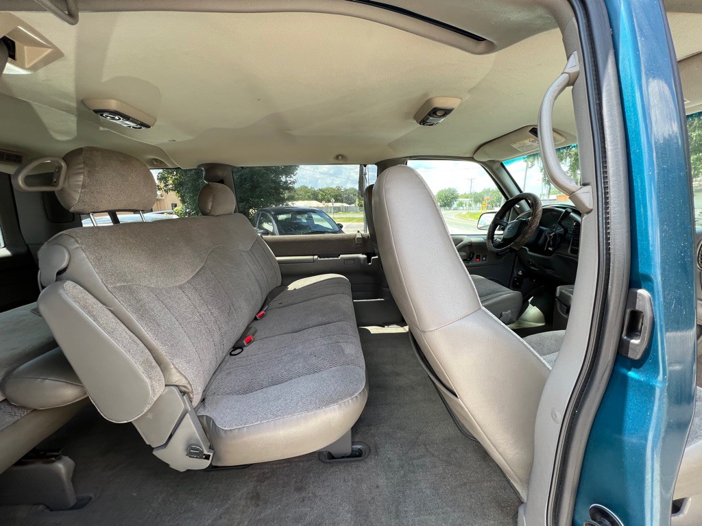 2003 Chevrolet Astro Image 5