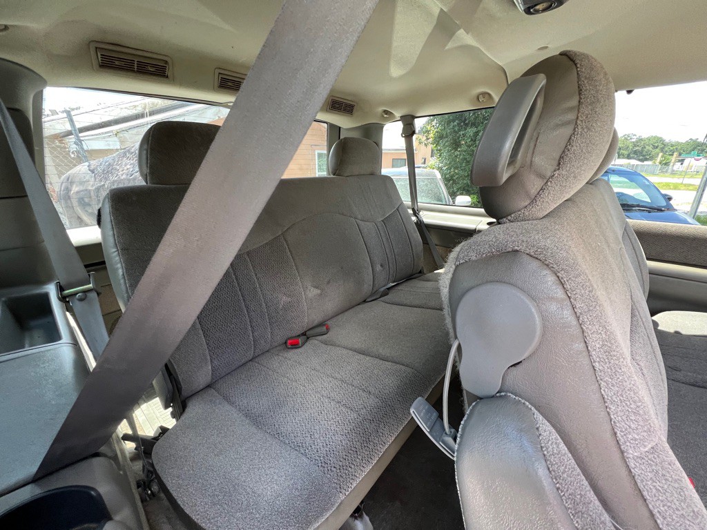 2003 Chevrolet Astro Image 9