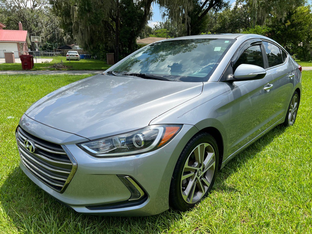 2017 Hyundai Elantra Image 2