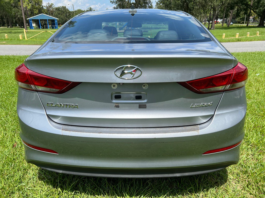 2017 Hyundai Elantra Image 4