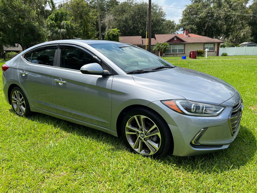 2017 Hyundai Elantra Image 5