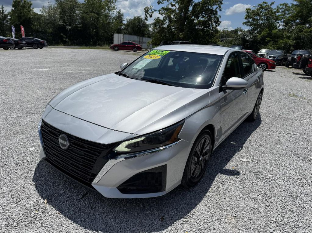 2023 Nissan Altima Image 3