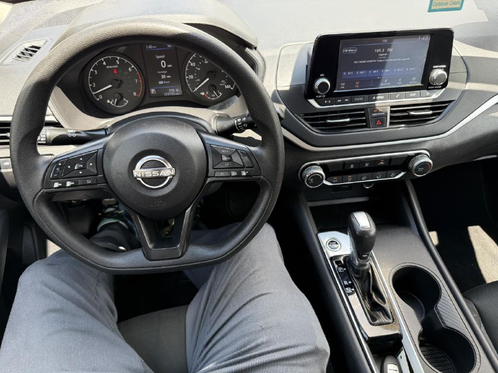 2023 Nissan Altima Image 7