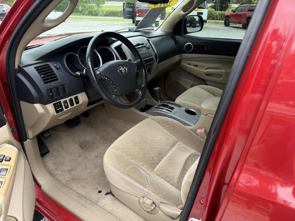 2010 Toyota Tacoma Image 2