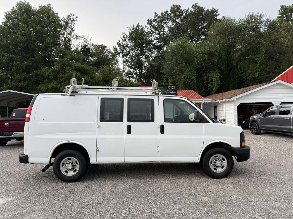2015 Chevrolet Express Image 2