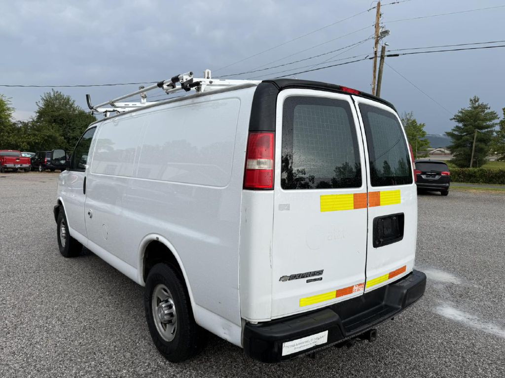2015 Chevrolet Express Image 5