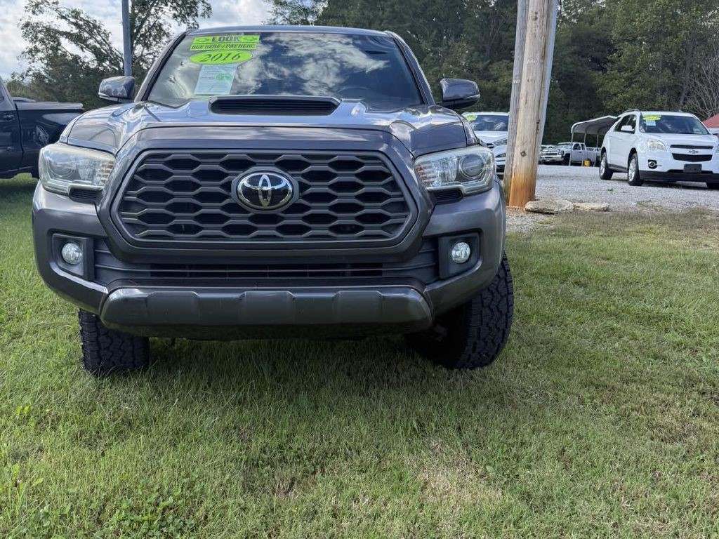 2016 Toyota Tacoma Image 1