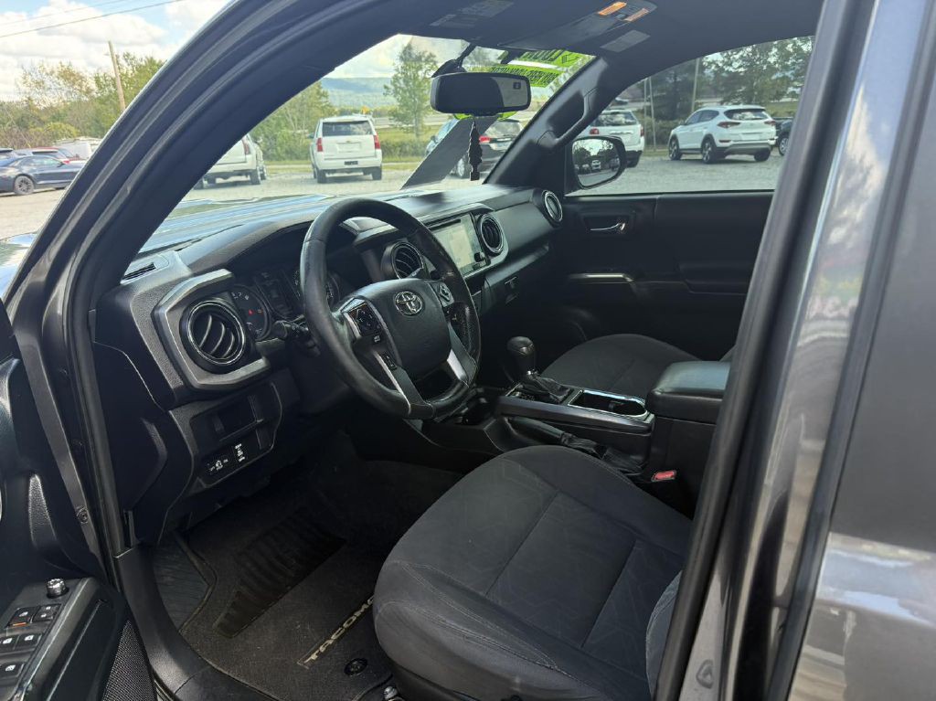 2016 Toyota Tacoma Image 5