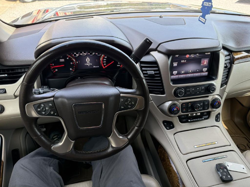 2015 GMC Yukon Image 1