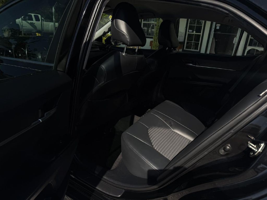 2020 Toyota Camry Image 5