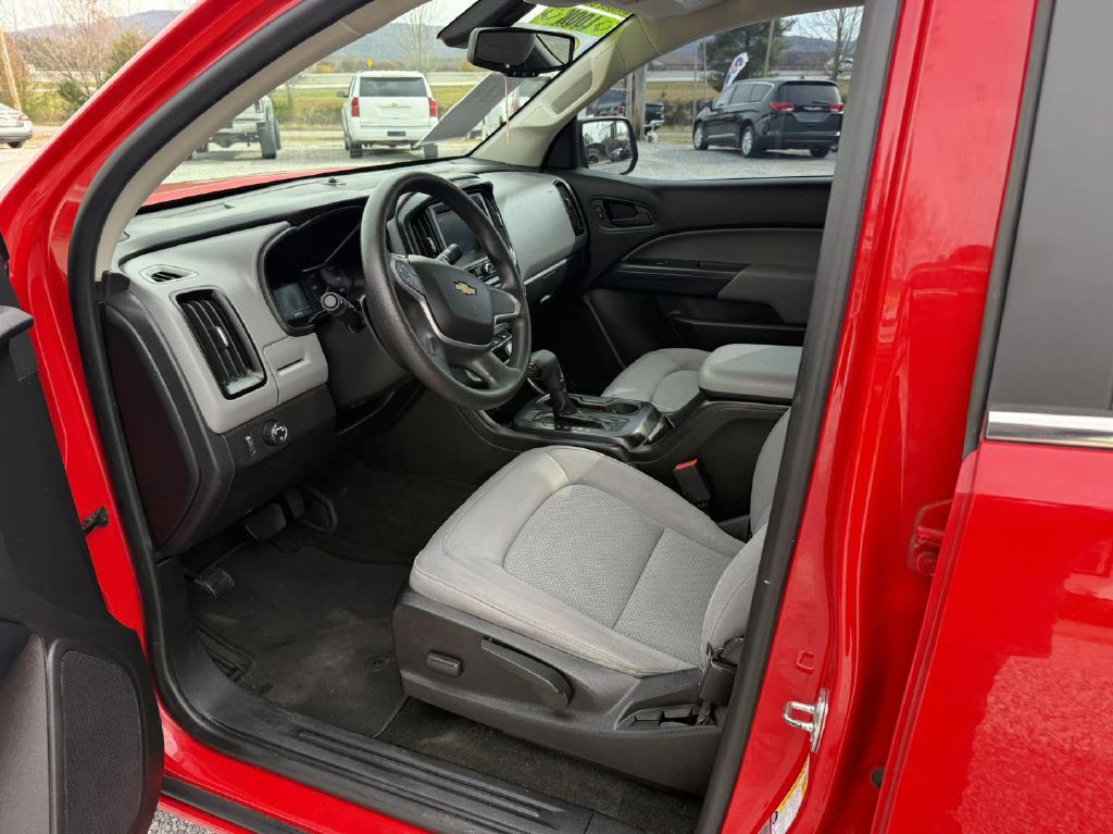 2017 Chevrolet Colorado Image 2