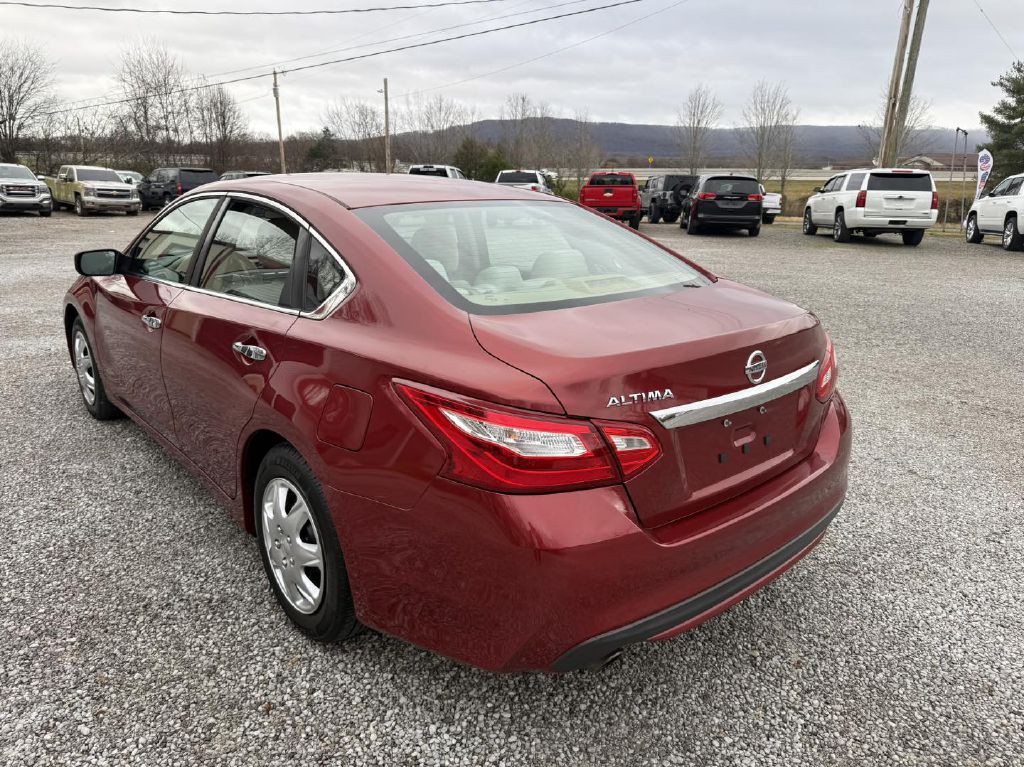 2016 Nissan Altima Image 1