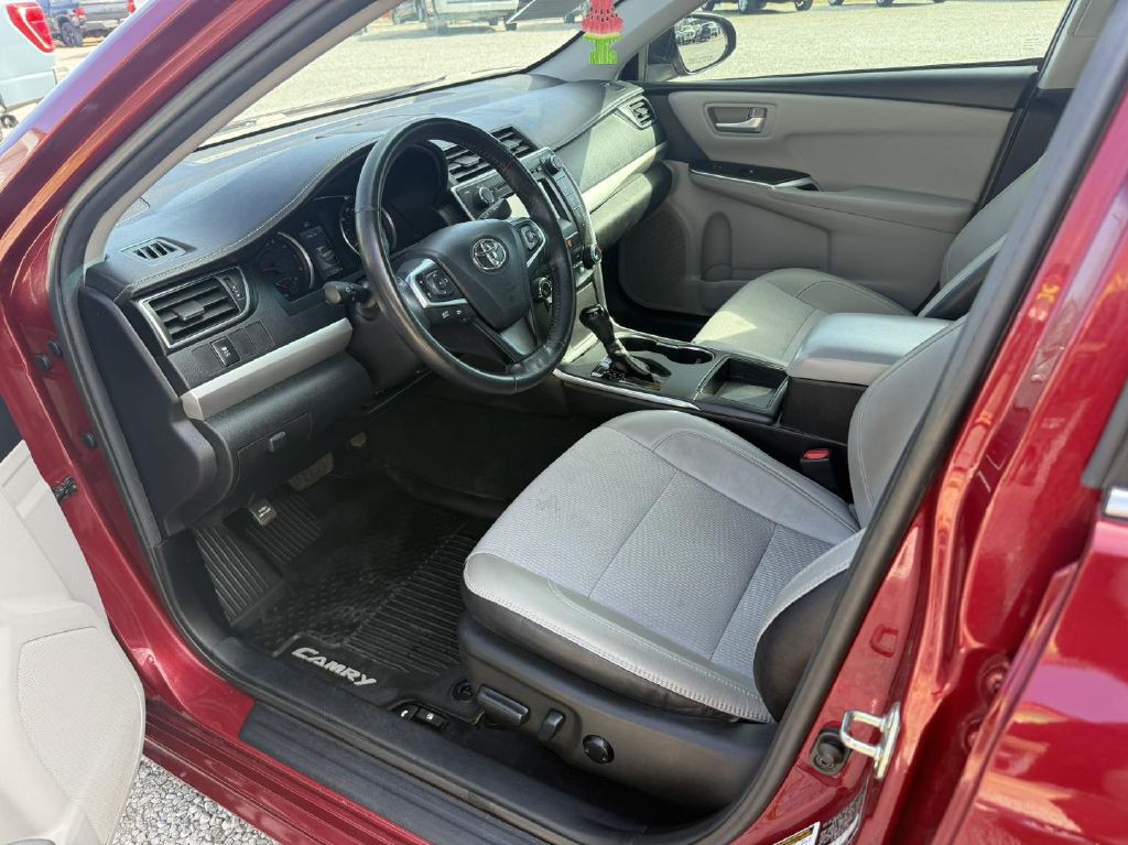 2017 Toyota Camry Image 8